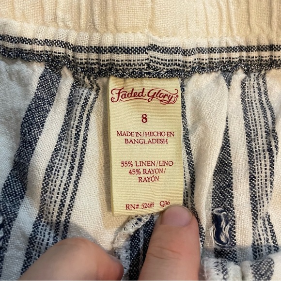 Vintage Linen Blend Faded Glory Striped Cream and Navy Women's Shorts Size 8 - Picture 2 of 8